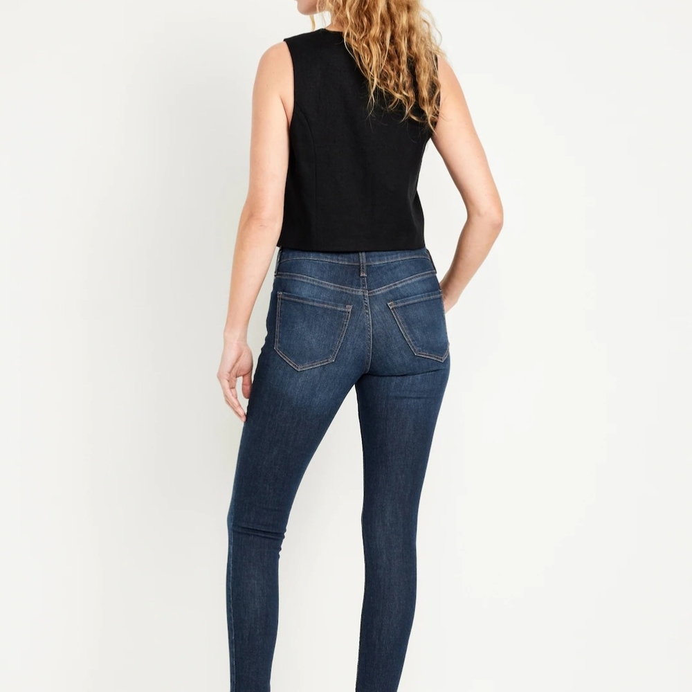 NEW! WOMENS Old Navy Rockstar Skinny Jeans Size 22
